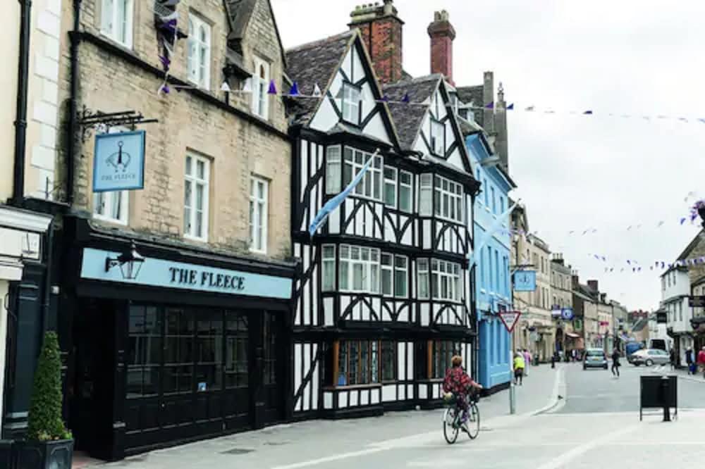 The Fleece At ไซเร็นเซสเตอร์ ภายนอก รูปภาพ The Fleece Hotel