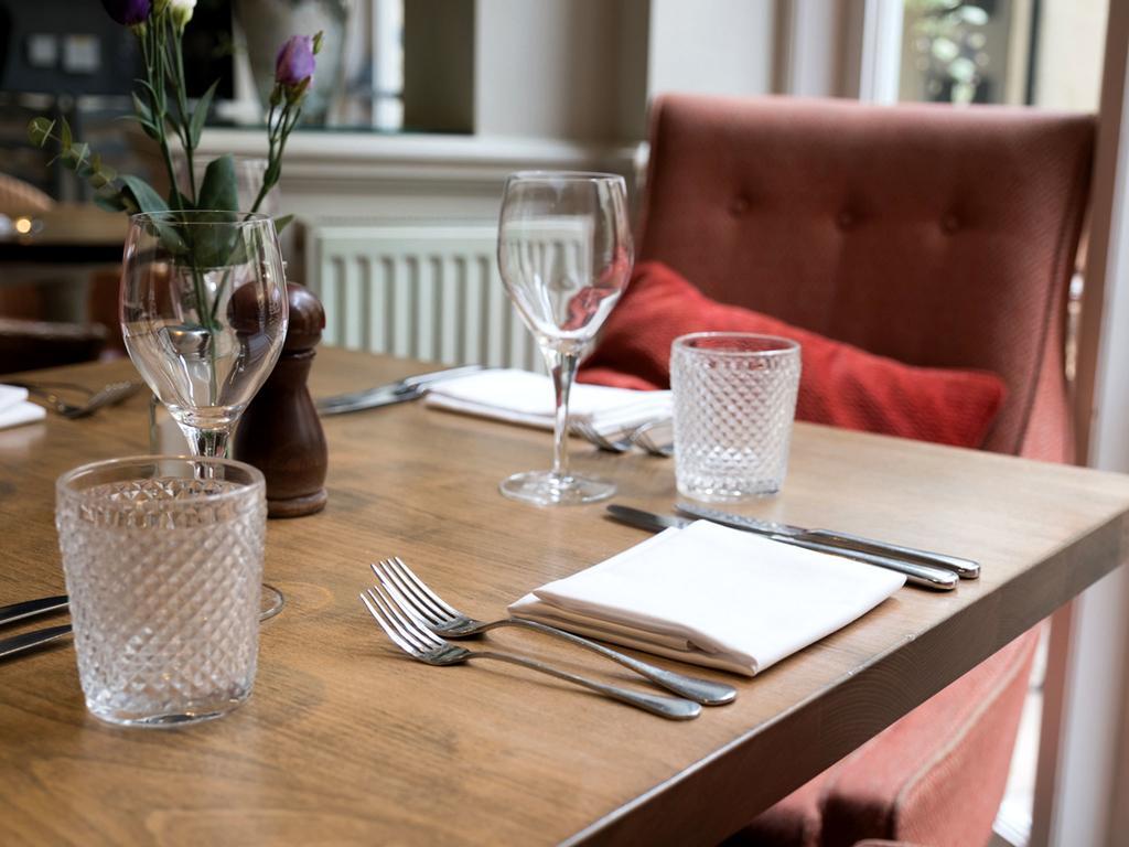 The Fleece At ไซเร็นเซสเตอร์ ภายนอก รูปภาพ The restaurant at The Old parsonage