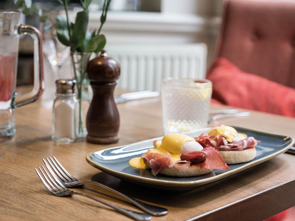 The Fleece At ไซเร็นเซสเตอร์ ภายนอก รูปภาพ Eggs Benedict
