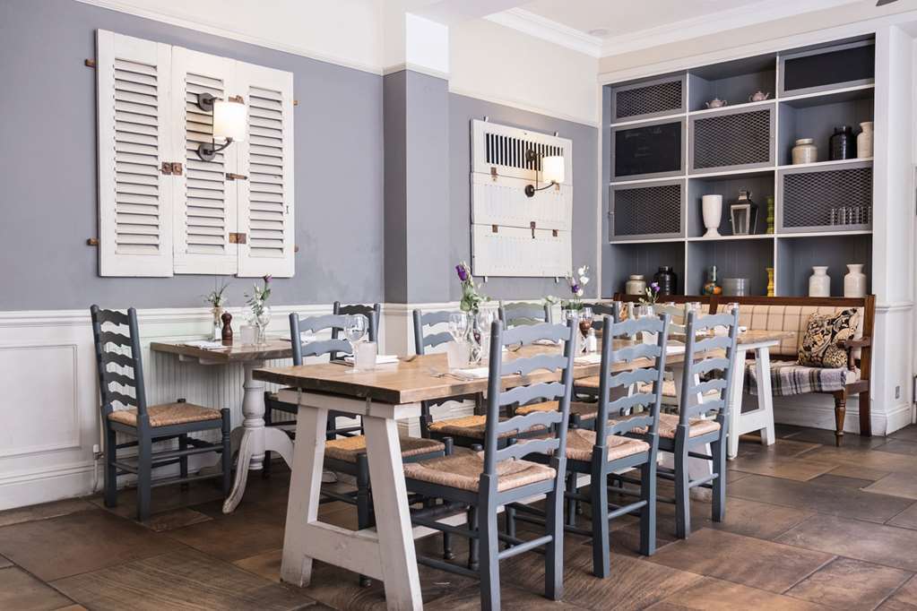 The Fleece At ไซเร็นเซสเตอร์ ร้านอาหาร รูปภาพ The interior of the restaurant
